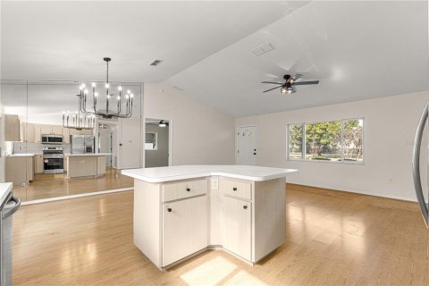 Villa ou maison à louer à Dunnellon, Floride: 2 chambres, 115.94 m2 № 1810336 - photo 9