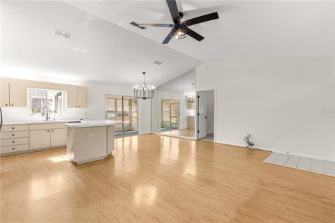 Villa ou maison à louer à Dunnellon, Floride: 2 chambres, 115.94 m2 № 1810336 - photo 10