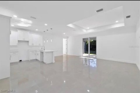 House in Lehigh Acres, Florida 3 bedrooms, 142.79 sq.m. № 2425843 - photo 11