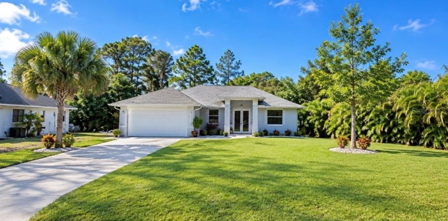 House in Lehigh Acres, Florida 3 bedrooms, 142.79 sq.m. № 2425843