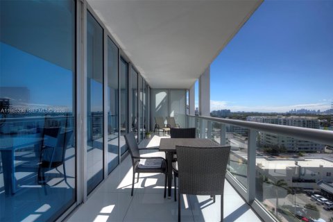 Condo in Miami Beach, Florida, 2 bedrooms  № 2046929 - photo 14