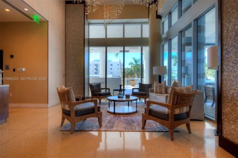 Condo in Miami Beach, Florida, 2 bedrooms  № 2046929 - photo 19
