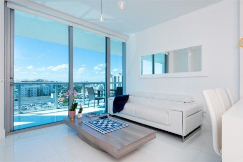 Condo in Miami Beach, Florida, 2 bedrooms  № 2046929 - photo 2