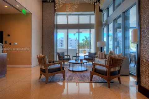 Condo in Miami Beach, Florida, 2 bedrooms  № 2046929 - photo 20