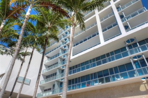 Condo in Miami Beach, Florida, 2 bedrooms  № 2046929 - photo 23