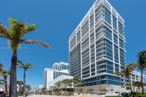 Condo in Miami Beach, Florida, 2 bedrooms  № 2046929 - photo 22