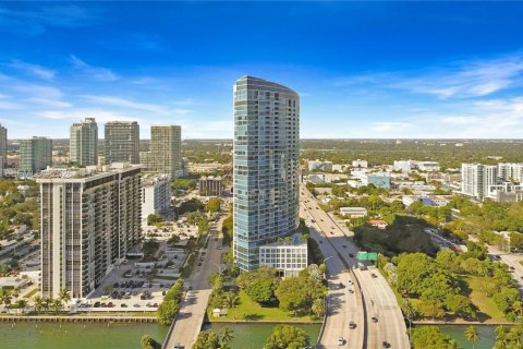 Кондоминиум с 7 комнатами в Майами, Флорида № 2000963