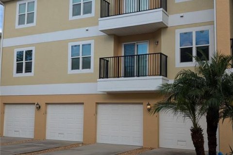 Condo in New Port Richey, Florida, 2 bedrooms  № 2366646