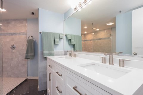 Condo in Englewood, Florida, 2 bedrooms  № 1679310 - photo 26