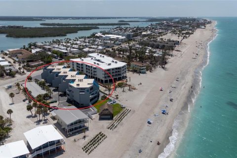Condo in Englewood, Florida, 2 bedrooms  № 1679310 - photo 1