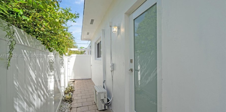 Студия в Майами, Флорида № 2060857