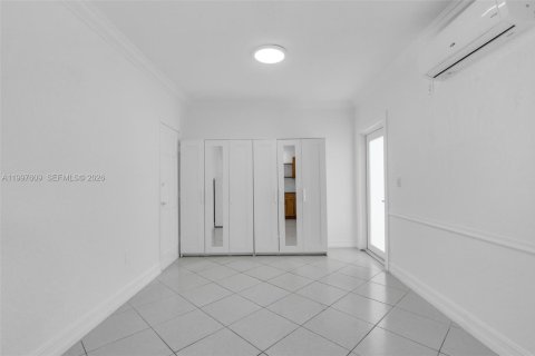 Снять в аренду виллу или дом в Майами, Флорида 251.86м2, № 2060857 - фото 3