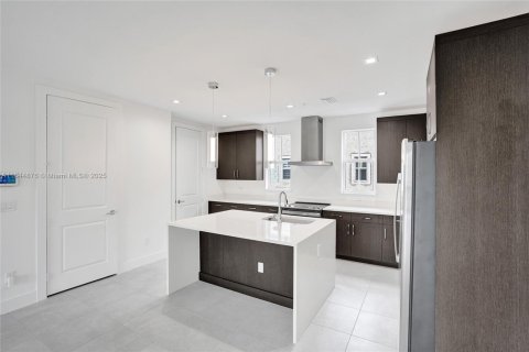 Townhouse in Delray Beach, Florida 3 bedrooms, 166.57 sq.m. № 1841117 - photo 18