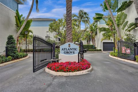 Townhouse in Delray Beach, Florida 3 bedrooms, 166.57 sq.m. № 1841117 - photo 1