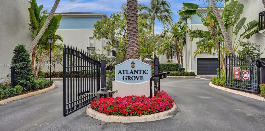 Townhouse in Delray Beach, Florida 3 bedrooms, 166.57 sq.m. № 1841117