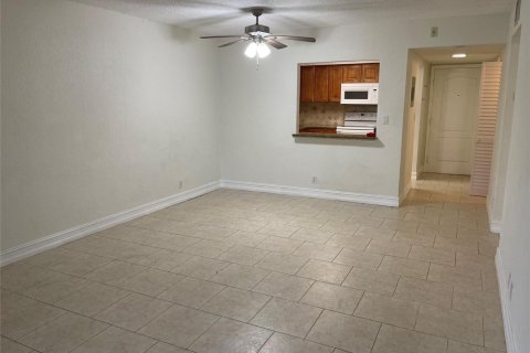 Copropriété à louer à Deerfield Beach, Floride: 1 chambre, 71.07 m2 № 2261715 - photo 2