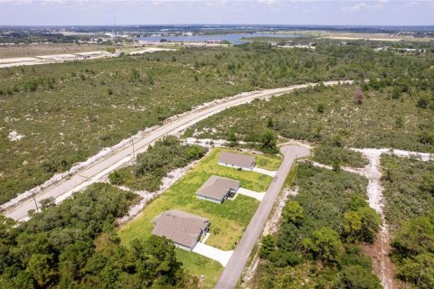 House in Sebring, Florida 4 bedrooms, 188.87 sq.m. № 2203546 - photo 4