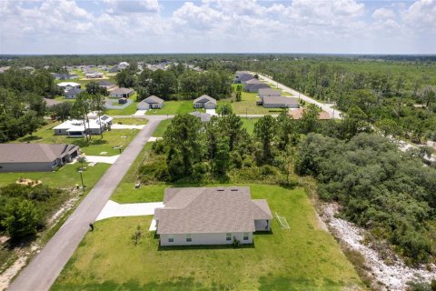House in Sebring, Florida 4 bedrooms, 188.87 sq.m. № 2203546 - photo 3