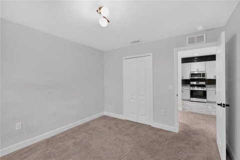 House in Sebring, Florida 4 bedrooms, 188.87 sq.m. № 2203546 - photo 24