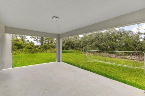 House in Sebring, Florida 4 bedrooms, 188.87 sq.m. № 2203546 - photo 10
