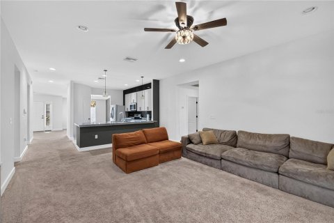 House in Sebring, Florida 4 bedrooms, 188.87 sq.m. № 2203546 - photo 21