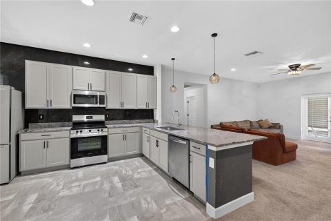 House in Sebring, Florida 4 bedrooms, 188.87 sq.m. № 2203546 - photo 17