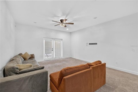 House in Sebring, Florida 4 bedrooms, 188.87 sq.m. № 2203546 - photo 23