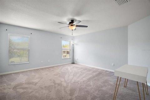 House in Lady Lake, Florida 4 bedrooms, 166.76 sq.m. № 1586349 - photo 15