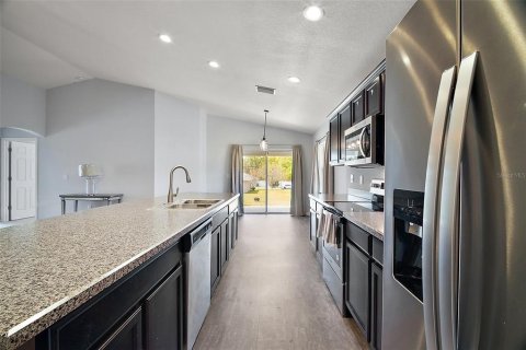 House in Lady Lake, Florida 4 bedrooms, 166.76 sq.m. № 1586349 - photo 9