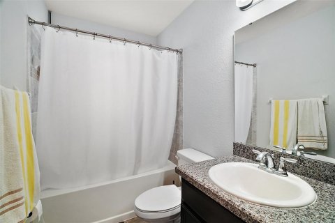 House in Lady Lake, Florida 4 bedrooms, 166.76 sq.m. № 1586349 - photo 12