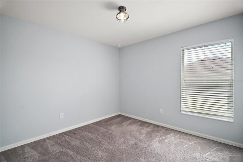 House in Lady Lake, Florida 4 bedrooms, 166.76 sq.m. № 1586349 - photo 14