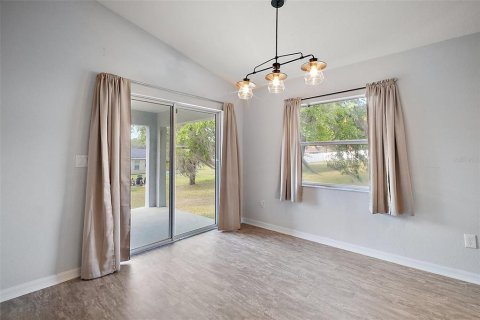 House in Lady Lake, Florida 4 bedrooms, 166.76 sq.m. № 1586349 - photo 10
