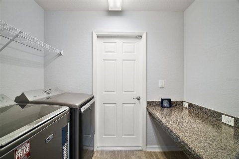 House in Lady Lake, Florida 4 bedrooms, 166.76 sq.m. № 1586349 - photo 22