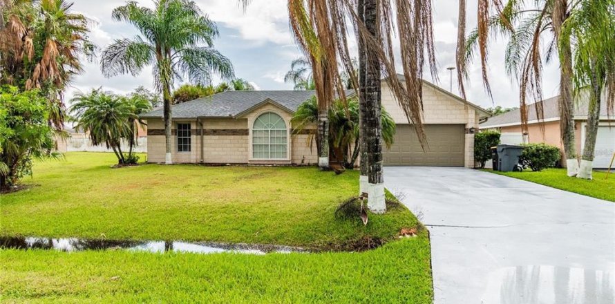 Casa en Kissimmee, Florida 3 dormitorios, 132.66 m2 № 1876748