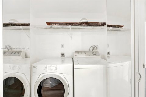 Купить кондоминиум в Дорал, Флорида 1 спальня, 75.25м2, № 1891990 - фото 12