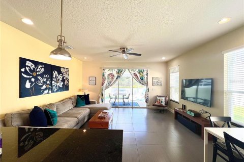 Townhouse in Clermont, Florida 3 bedrooms, 140.47 sq.m. № 2218682 - photo 4