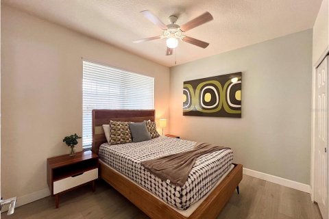 Townhouse in Clermont, Florida 3 bedrooms, 140.47 sq.m. № 2218682 - photo 18