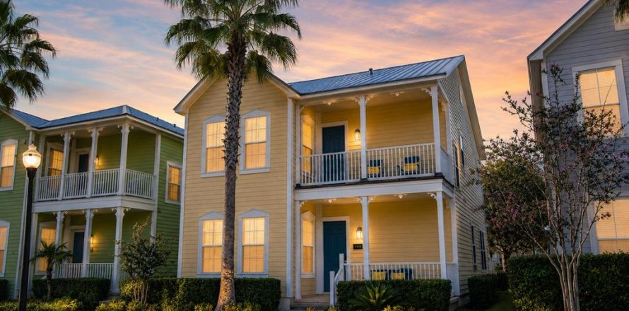 Villa ou maison à Four Corners, Floride 4 chambres, 213.3 m2 № 2236940