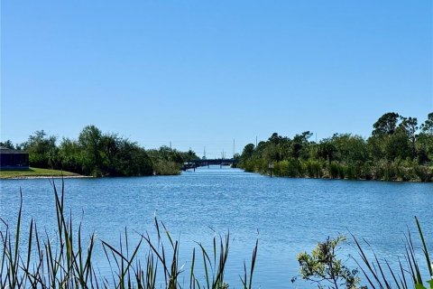 Купить коммерческую недвижимость в Порт-Шарлотт, Флорида 6 спален, 225.57м2, № 1572570 - фото 28