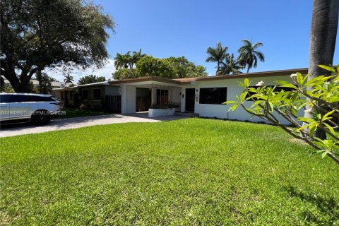 Купить виллу или дом в Холливуд, Флорида 2 спальни, 112.04м2, № 2060131 - фото 2