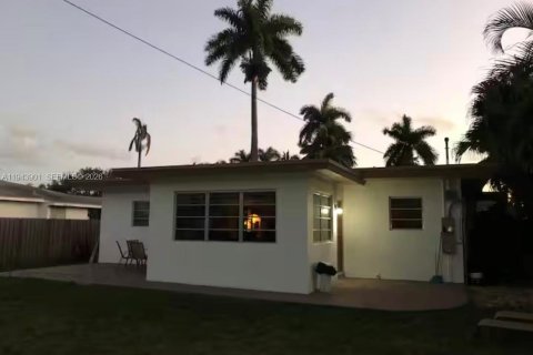 Купить виллу или дом в Холливуд, Флорида 2 спальни, 112.04м2, № 2060131 - фото 7