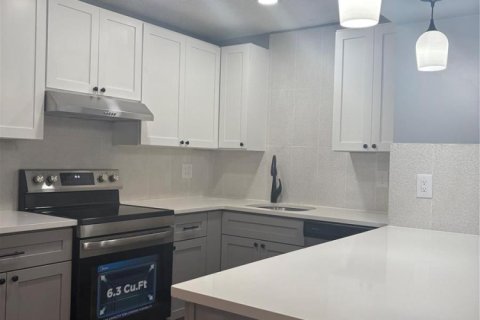 Condo in Margate, Florida, 2 bedrooms  № 2261238 - photo 5