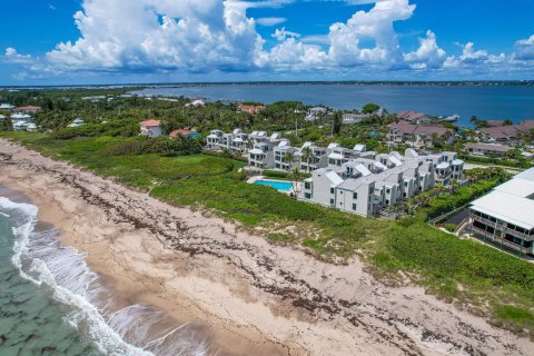 Copropriété à louer à Stuart, Floride: 2 chambres, 143.53 m2 № 712508 - photo 1