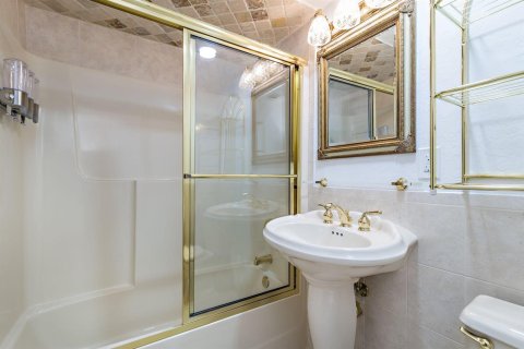 Condo in West Palm Beach, Florida, 2 bedrooms  № 2084045 - photo 8