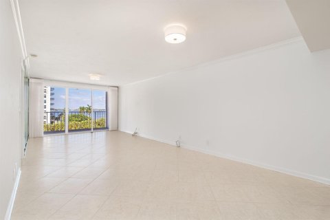 Condo in West Palm Beach, Florida, 2 bedrooms  № 2084045 - photo 25