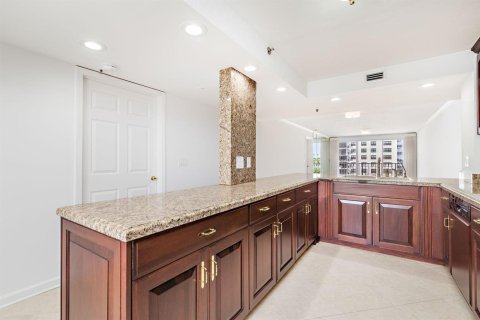 Condo in West Palm Beach, Florida, 2 bedrooms  № 2084045 - photo 10