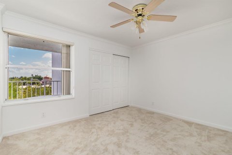 Condo in West Palm Beach, Florida, 2 bedrooms  № 2084045 - photo 3