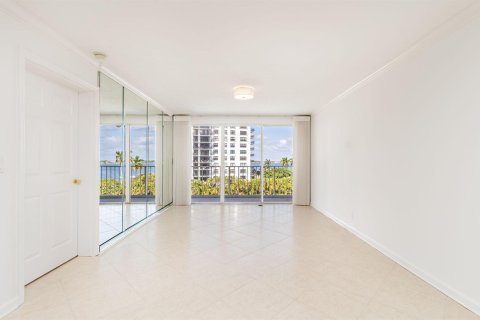 Condo in West Palm Beach, Florida, 2 bedrooms  № 2084045 - photo 28