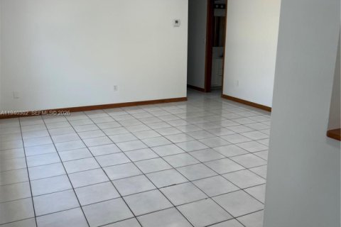 Casa en alquiler en Miami, Florida, 4 dormitorios, 150.5 m2 № 1998149 - foto 22