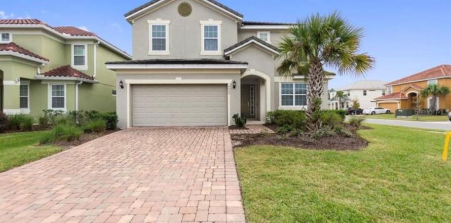 Casa en Kissimmee, Florida 8 dormitorios, 331.2 m2 № 1552913